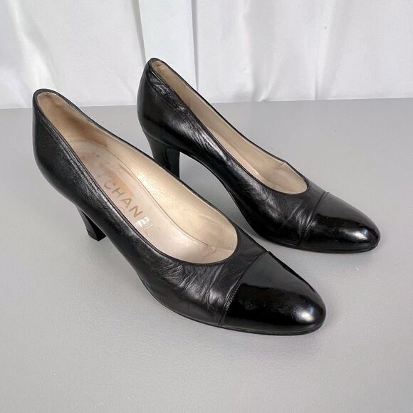 CHANEL WOMENS BLACK LEATHER HEELS SIZE 7 1/2 - Picture 2 of 16
